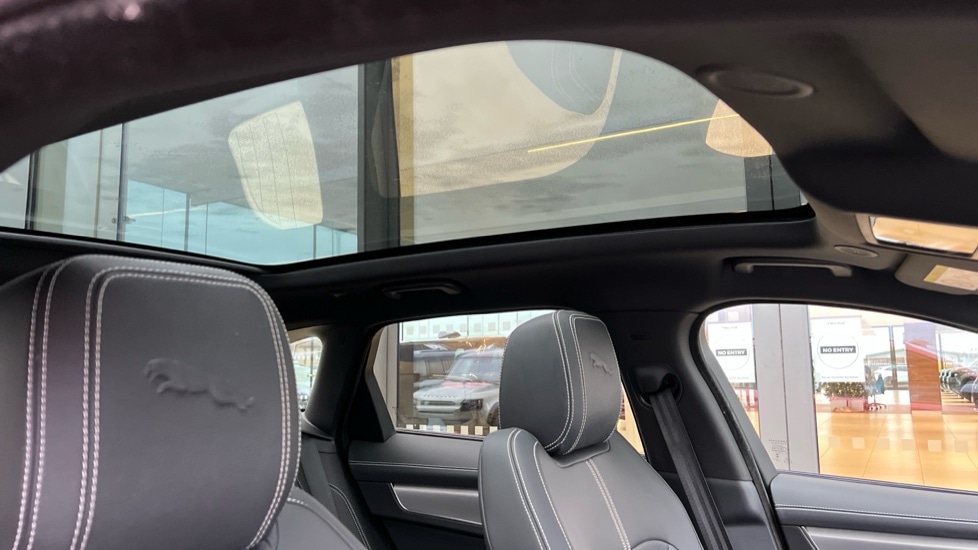 Used Jaguar F-Pace 2023 for sale - 76872764: Photo 21