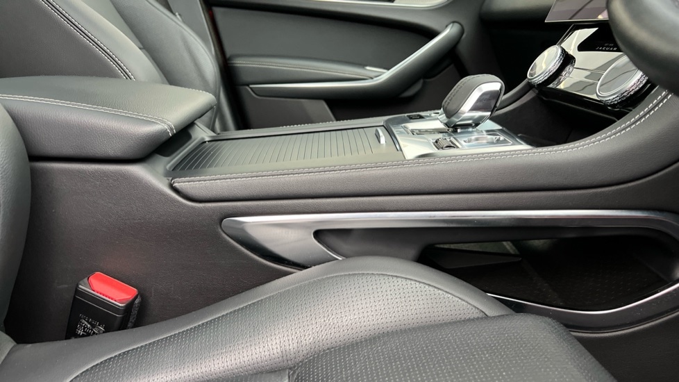 Used Jaguar F-Pace 2023 for sale - 76872764: Photo 22