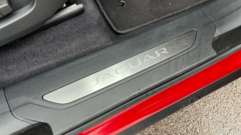 Used Jaguar F-Pace 2023 for sale - 76872764: Photo 24