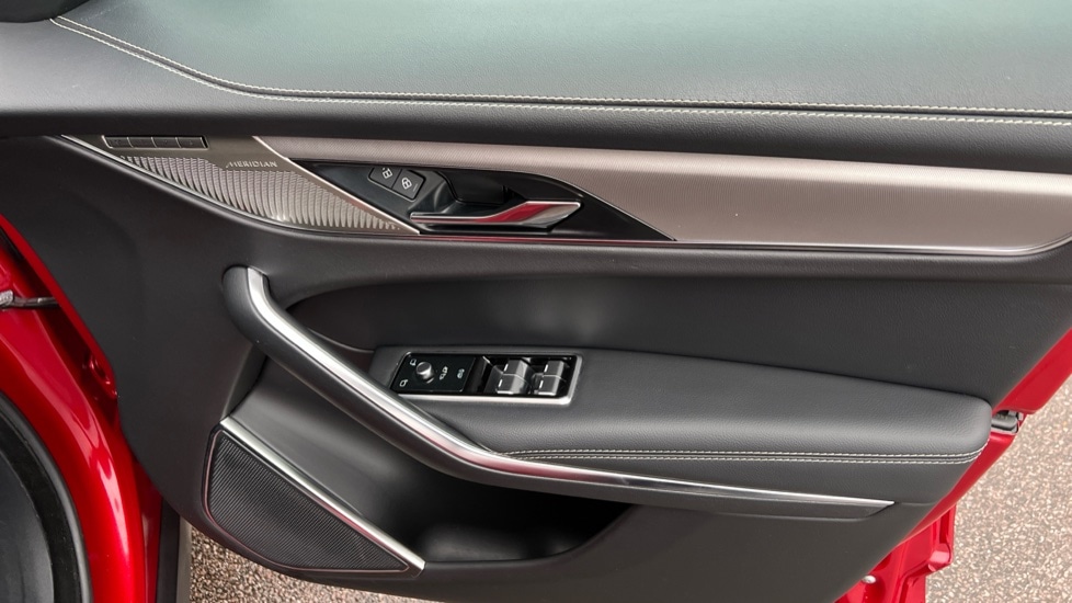 Used Jaguar F-Pace 2023 for sale - 76872764: Photo 25