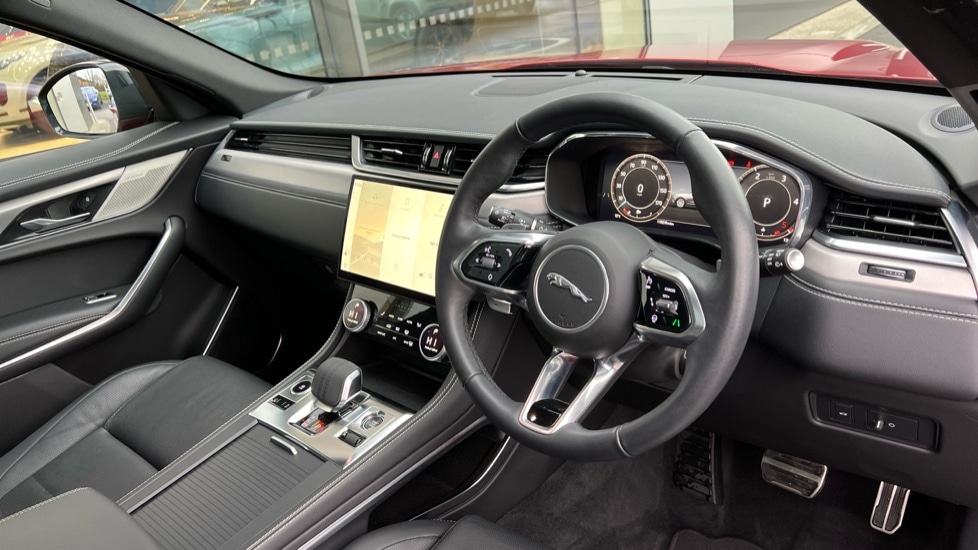 Used Jaguar F-Pace 2023 for sale - 76872764: Photo 32