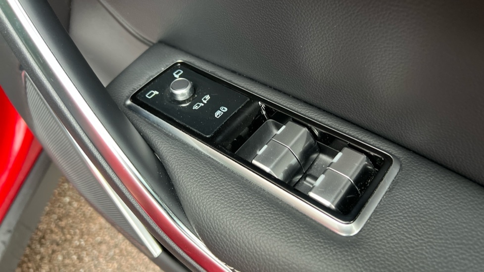 Used Jaguar F-Pace 2023 for sale - 76872764: Photo 35