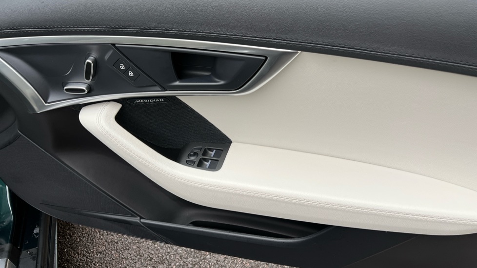Used Jaguar F-Type 2021 for sale - 76874298: Photo 23