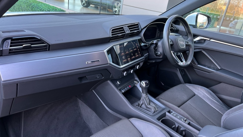 Used Audi Q3 2023 for sale - 76872591: Photo 10