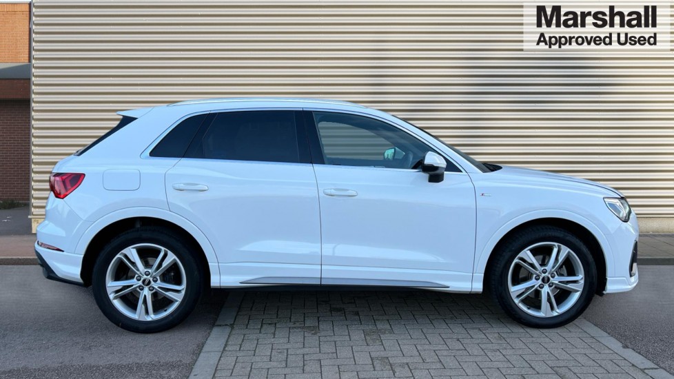 Used Audi Q3 2023 for sale - 76872591: Photo 2