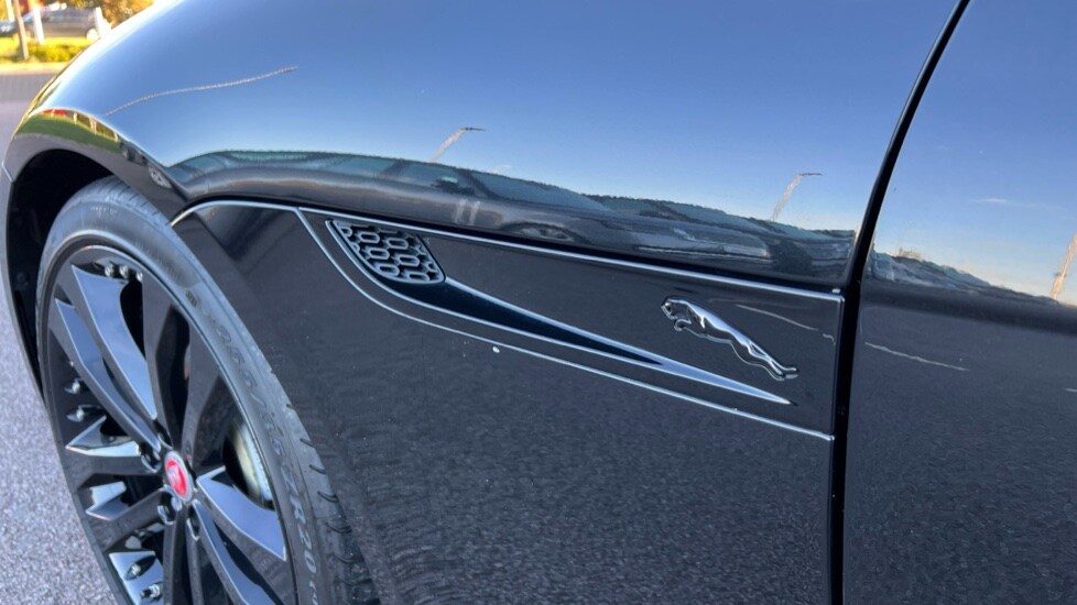 Used Jaguar F-Type 2022 for sale - 76869515: Photo 21