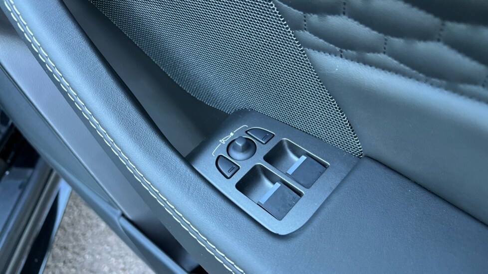 Used Jaguar F-Type 2022 for sale - 76869515: Photo 25