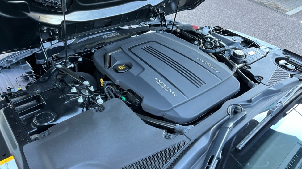 Used Jaguar F-Type 2022 for sale - 76869515: Photo 34