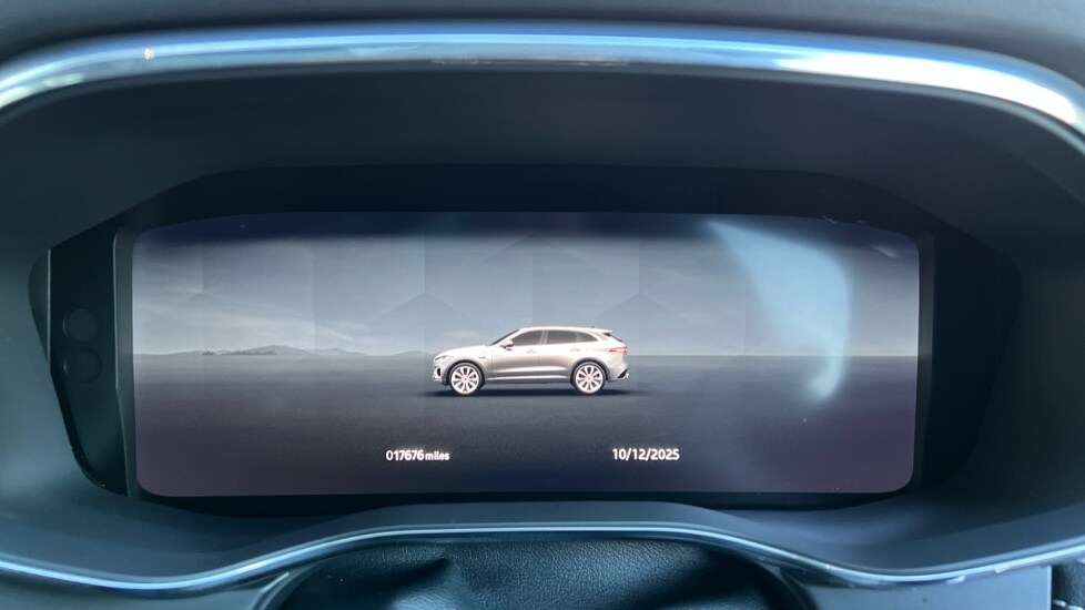 Used Jaguar F-Pace 2023 for sale - 76954420: Photo 16