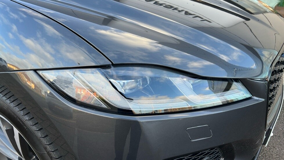 Used Jaguar F-Pace 2023 for sale - 76954420: Photo 17