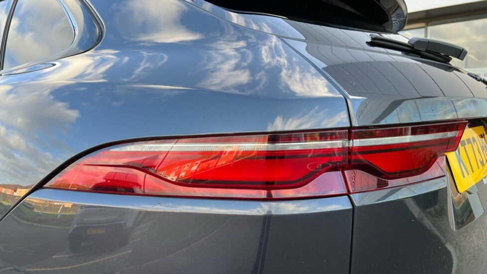 Used Jaguar F-Pace 2023 for sale - 76954420: Photo 19