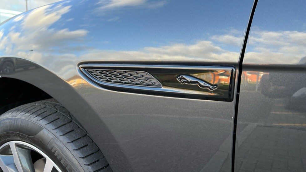 Used Jaguar F-Pace 2023 for sale - 76954420: Photo 20