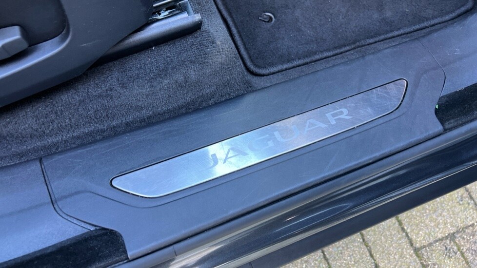 Used Jaguar F-Pace 2023 for sale - 76954420: Photo 23