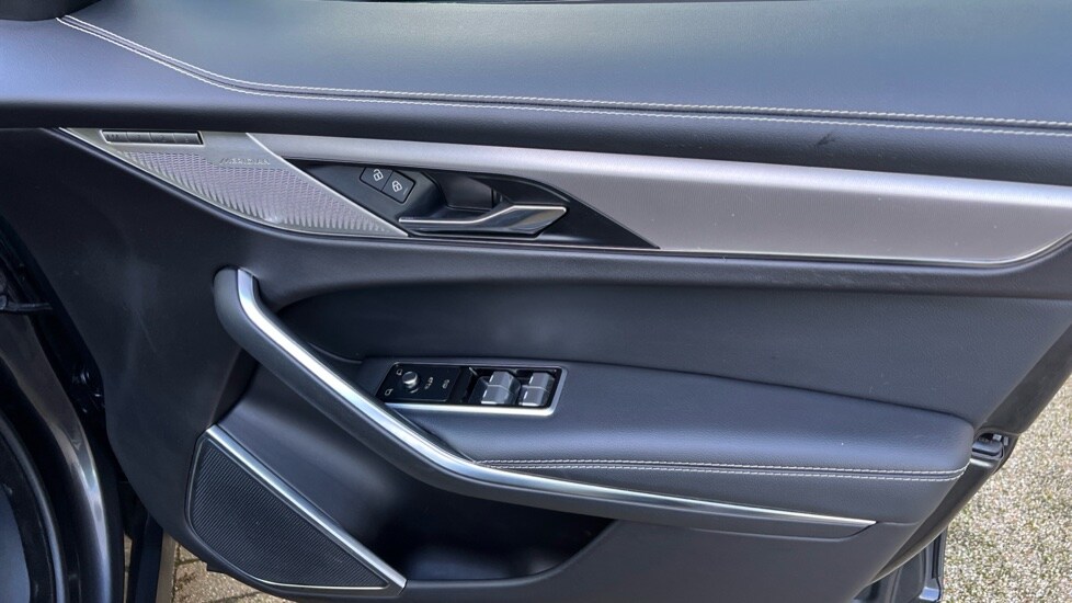 Used Jaguar F-Pace 2023 for sale - 76954420: Photo 24