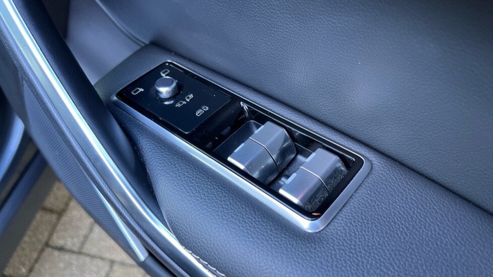 Used Jaguar F-Pace 2023 for sale - 76954420: Photo 25