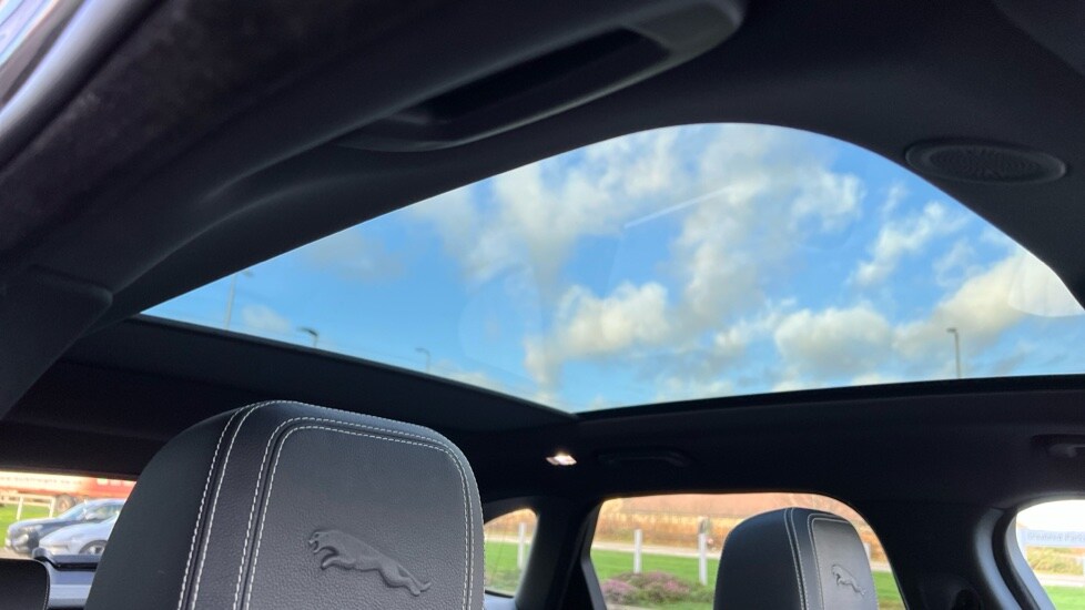 Used Jaguar F-Pace 2023 for sale - 76954420: Photo 35