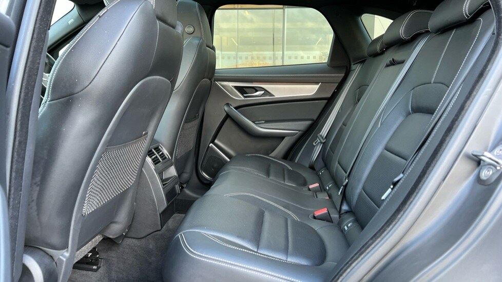 Used Jaguar F-Pace 2023 for sale - 76954420: Photo 4