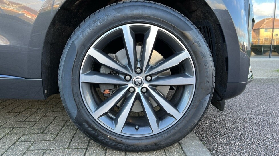 Used Jaguar F-Pace 2023 for sale - 76954420: Photo 8