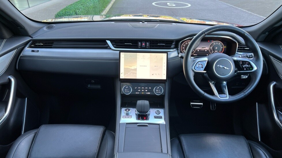 Used Jaguar F-Pace 2023 for sale - 76954420: Photo 9