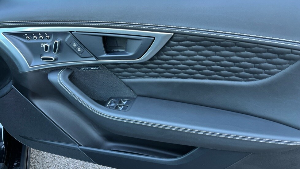 Used Jaguar F-Type 2022 for sale - 75943112: Photo 24