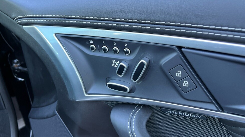 Used Jaguar F-Type 2022 for sale - 75943112: Photo 35