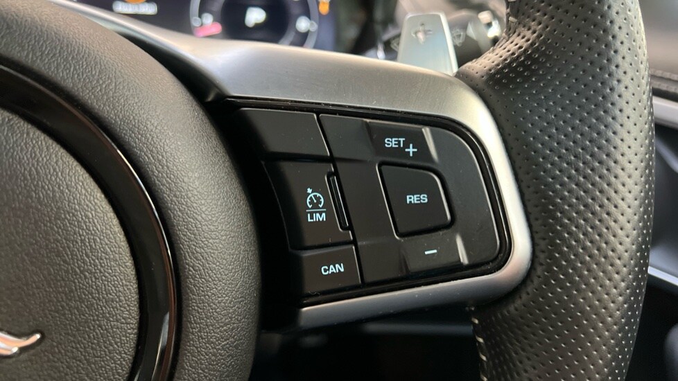 Used Jaguar F-Type 2022 for sale - 75943112: Photo 37