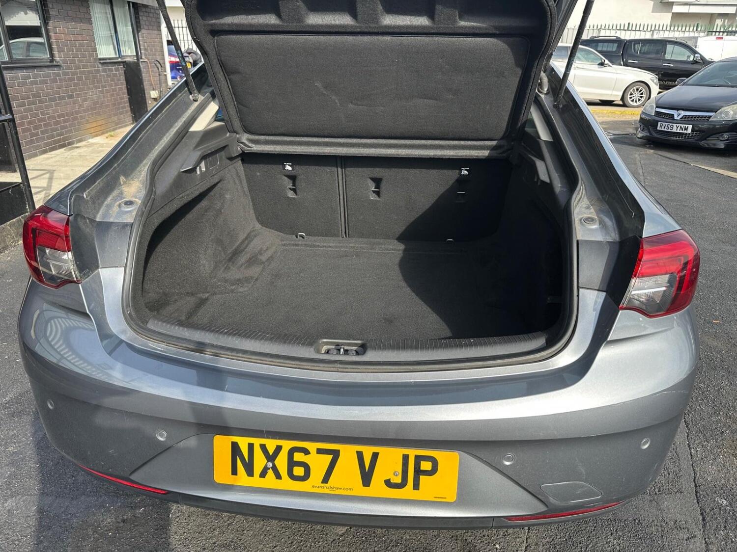 Used Vauxhall Insignia 2017 for sale - 76126352: Photo 11