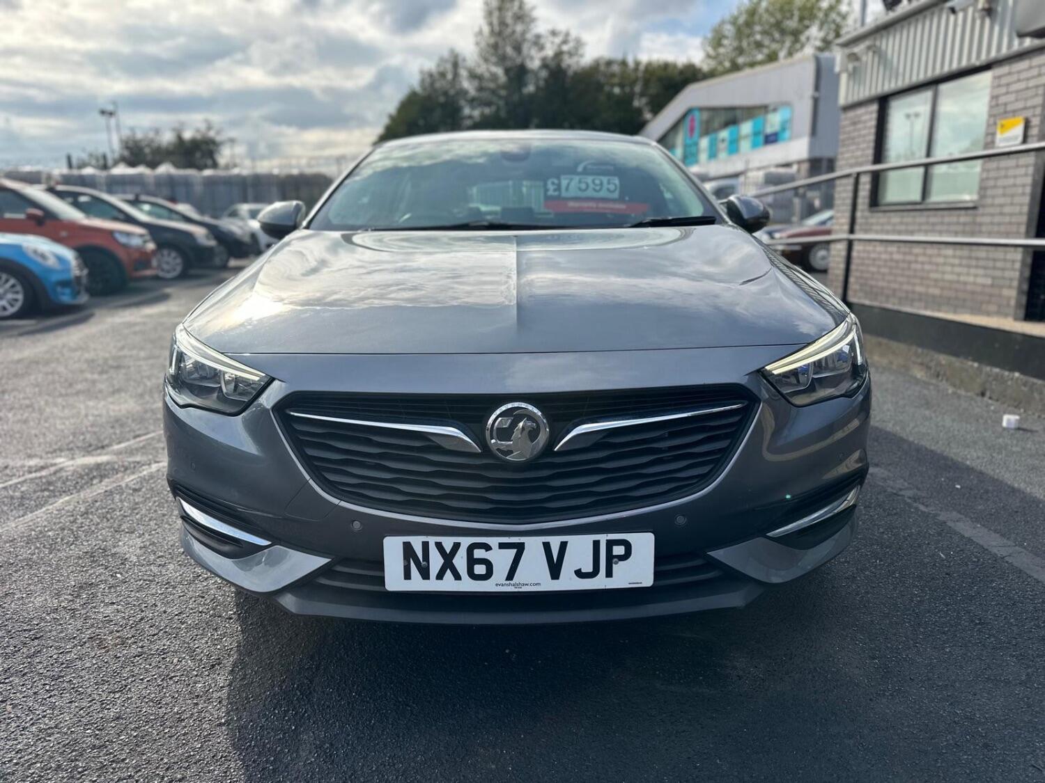 Used Vauxhall Insignia 2017 for sale - 76126352: Photo 2