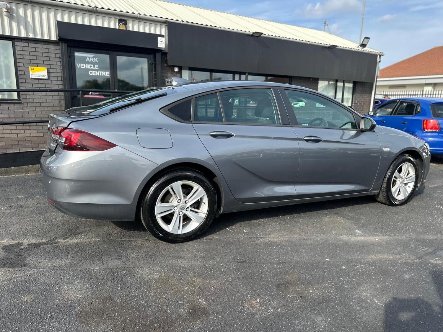 Used Vauxhall Insignia 2017 for sale - 76126352: Photo 6