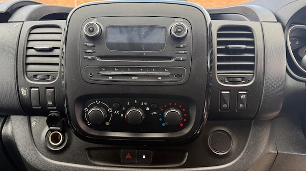 Used Vauxhall Vivaro 2017 for sale - 74232551: Photo 13