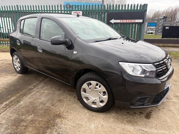 Used Dacia Sandero 2017 for sale - 74232535: Photo 1