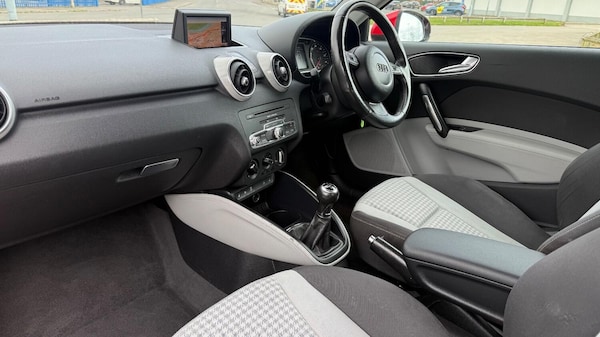 Used Audi A1 2010 for sale - 74239532: Photo 16