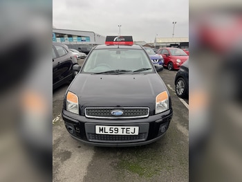 2009 - 1.6 Titanium 5-Door