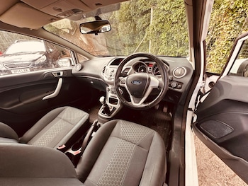 Used Ford Fiesta 2011 for sale - 79034342: Photo