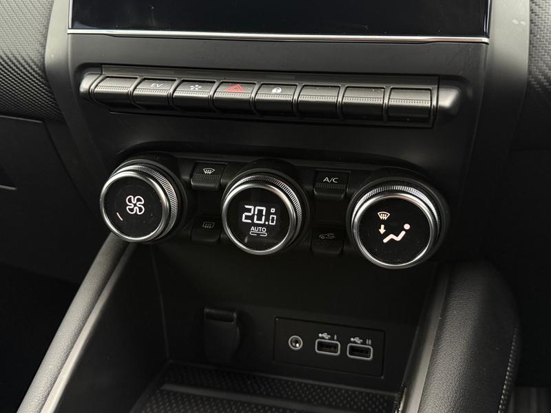 Used Renault Captur 2023 for sale - 76691025: Photo 31