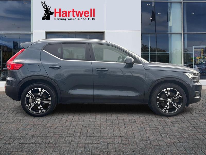 Used Volvo XC40 2021 for sale - 76734707: Photo 2