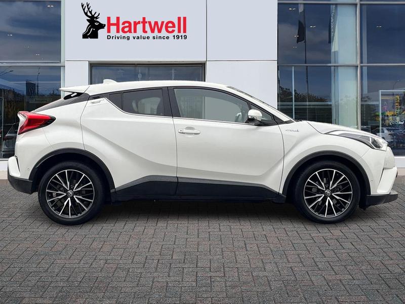 Used Toyota C-HR 2018 for sale - 77198929: Photo 2