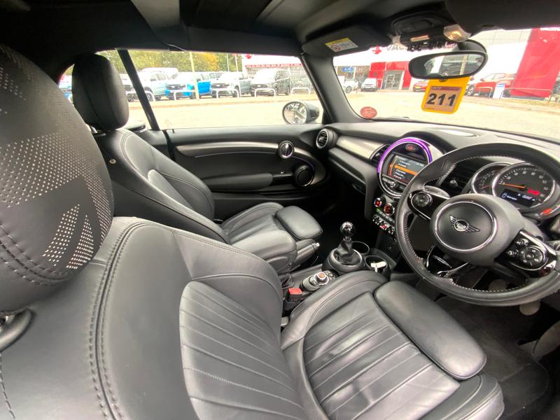 Used MINI Convertible 2019 for sale - 76730357: Photo 15