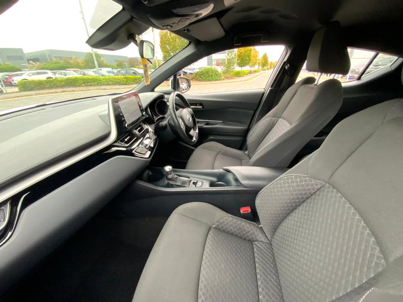 Used Toyota C-HR 2022 for sale - 76691017: Photo 4