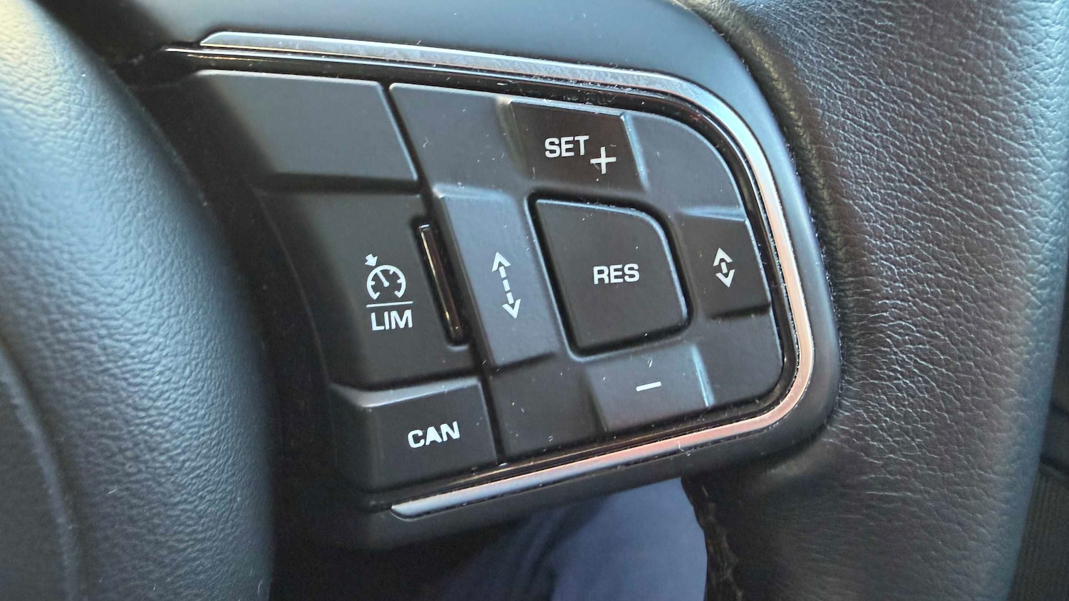 Used Jaguar E-Pace 2018 for sale - 77553093: Photo 21