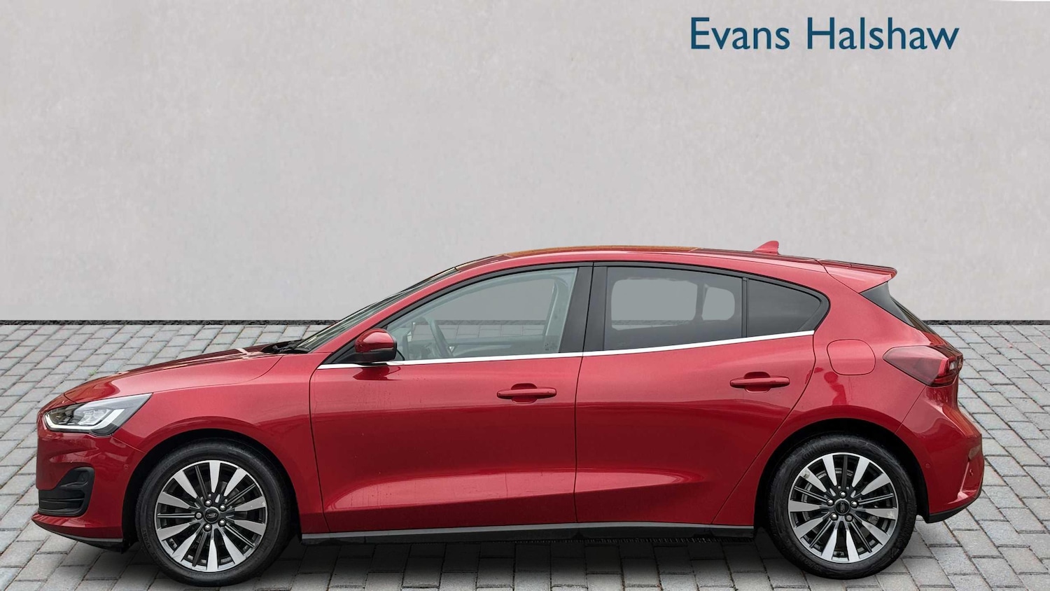 Used Ford Focus 2023 for sale - 76692176: Photo 4