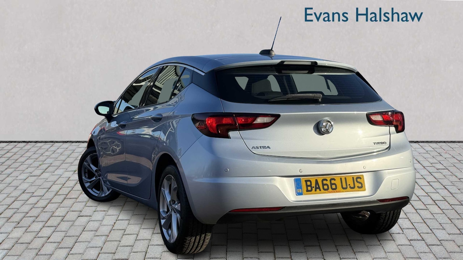 Used Vauxhall Astra 2017 for sale - 76789203: Photo 3