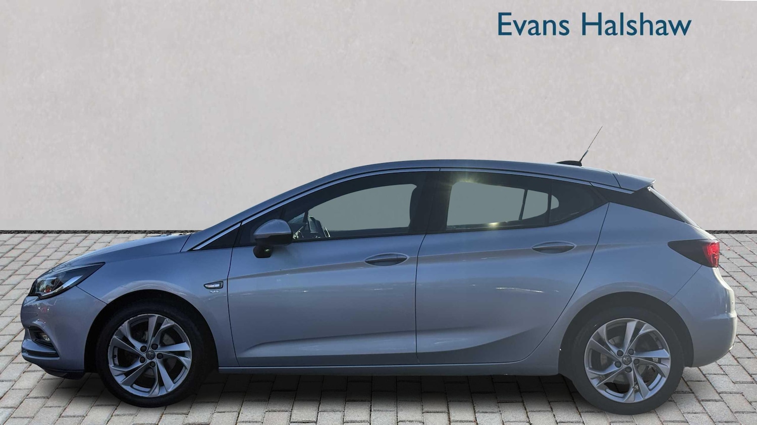 Used Vauxhall Astra 2017 for sale - 76789203: Photo 4