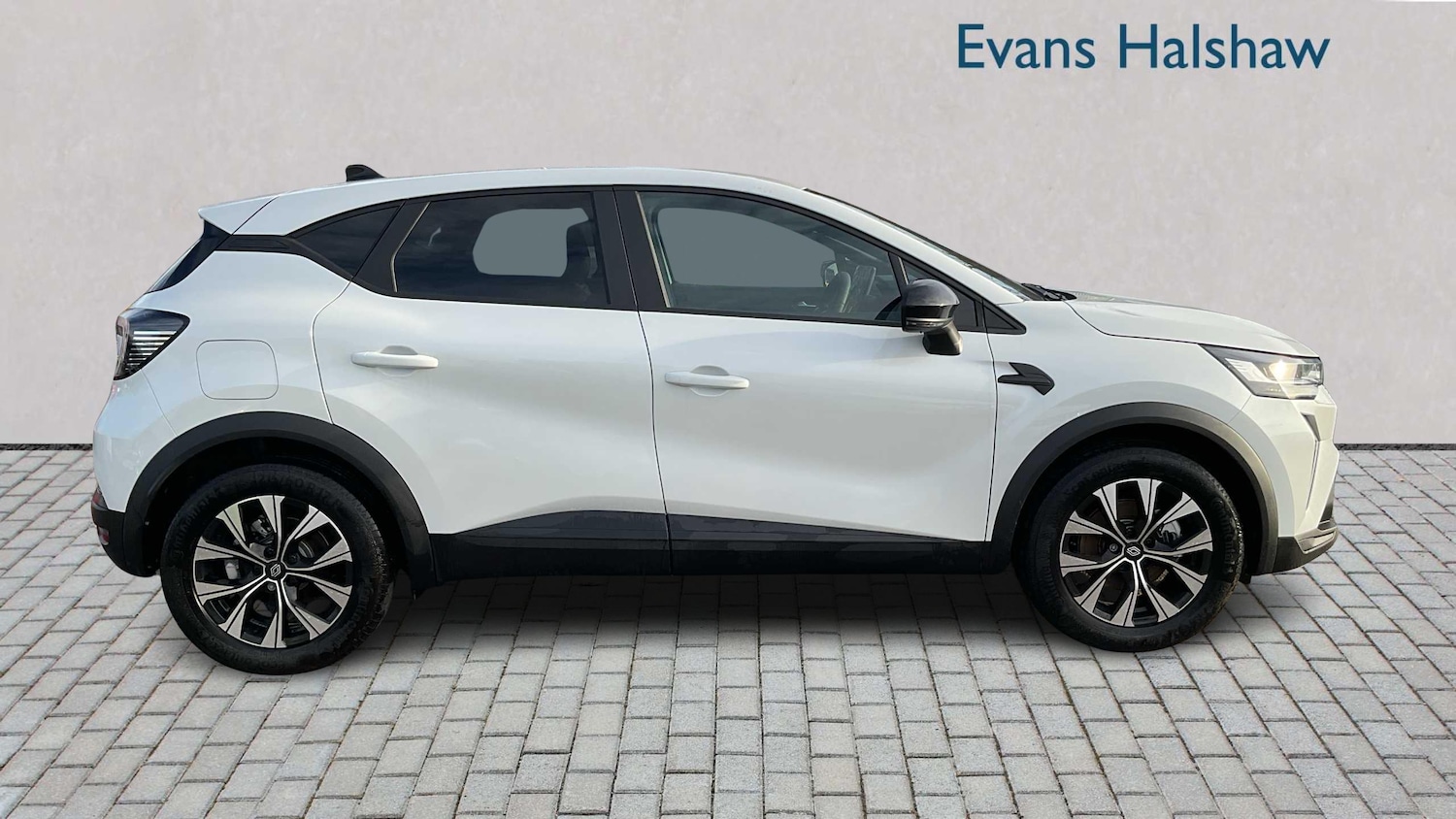 Used Renault Captur 2025 for sale - 77178937: Photo 3