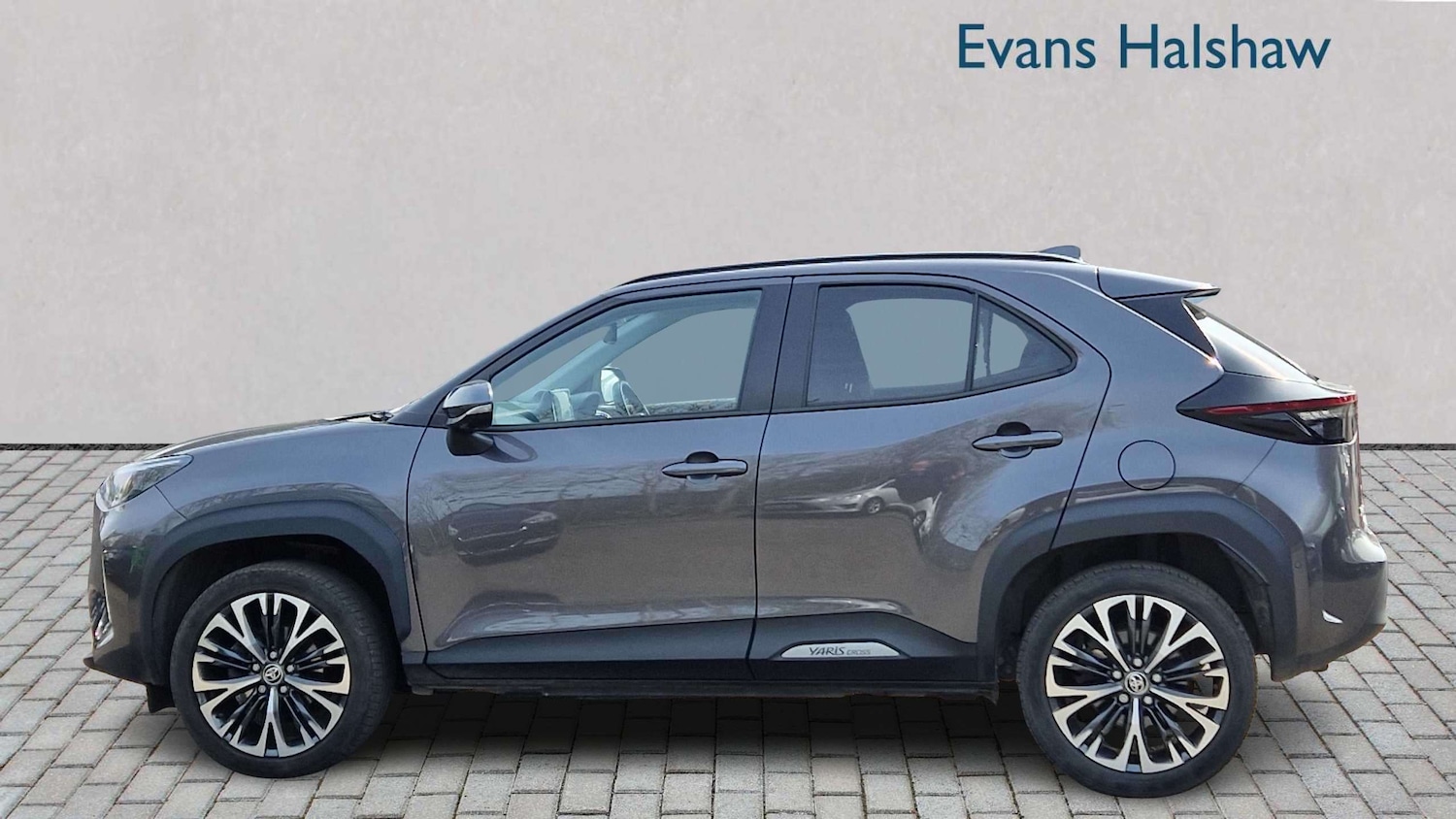 Used Toyota Yaris Cross 2023 for sale - 77972575: Photo 3