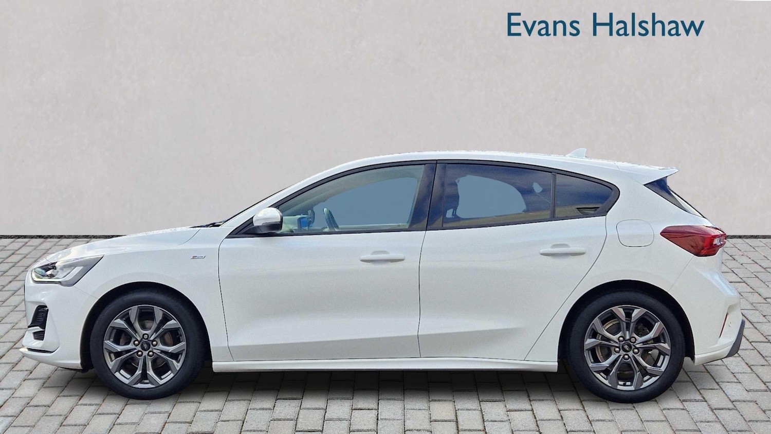 Used Ford Focus 2023 for sale - 76672902: Photo 4