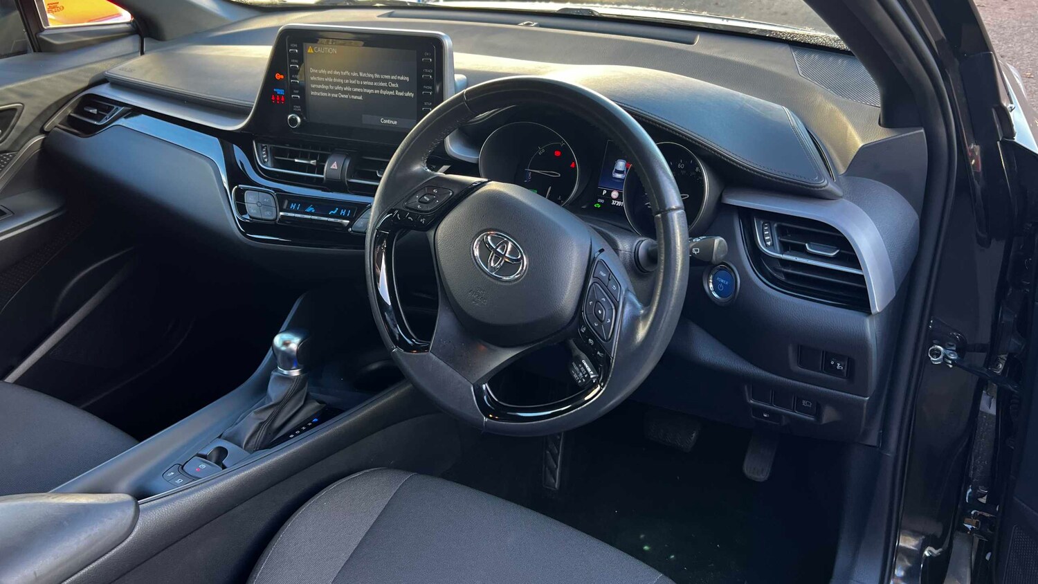 Used Toyota C-HR 2022 for sale - 77076546: Photo 8