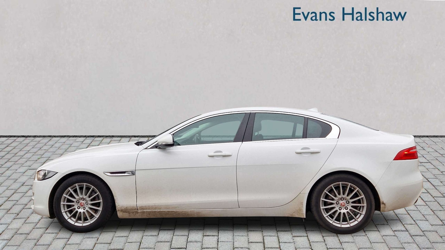 Used Jaguar XE 2016 for sale - 77787186: Photo 5