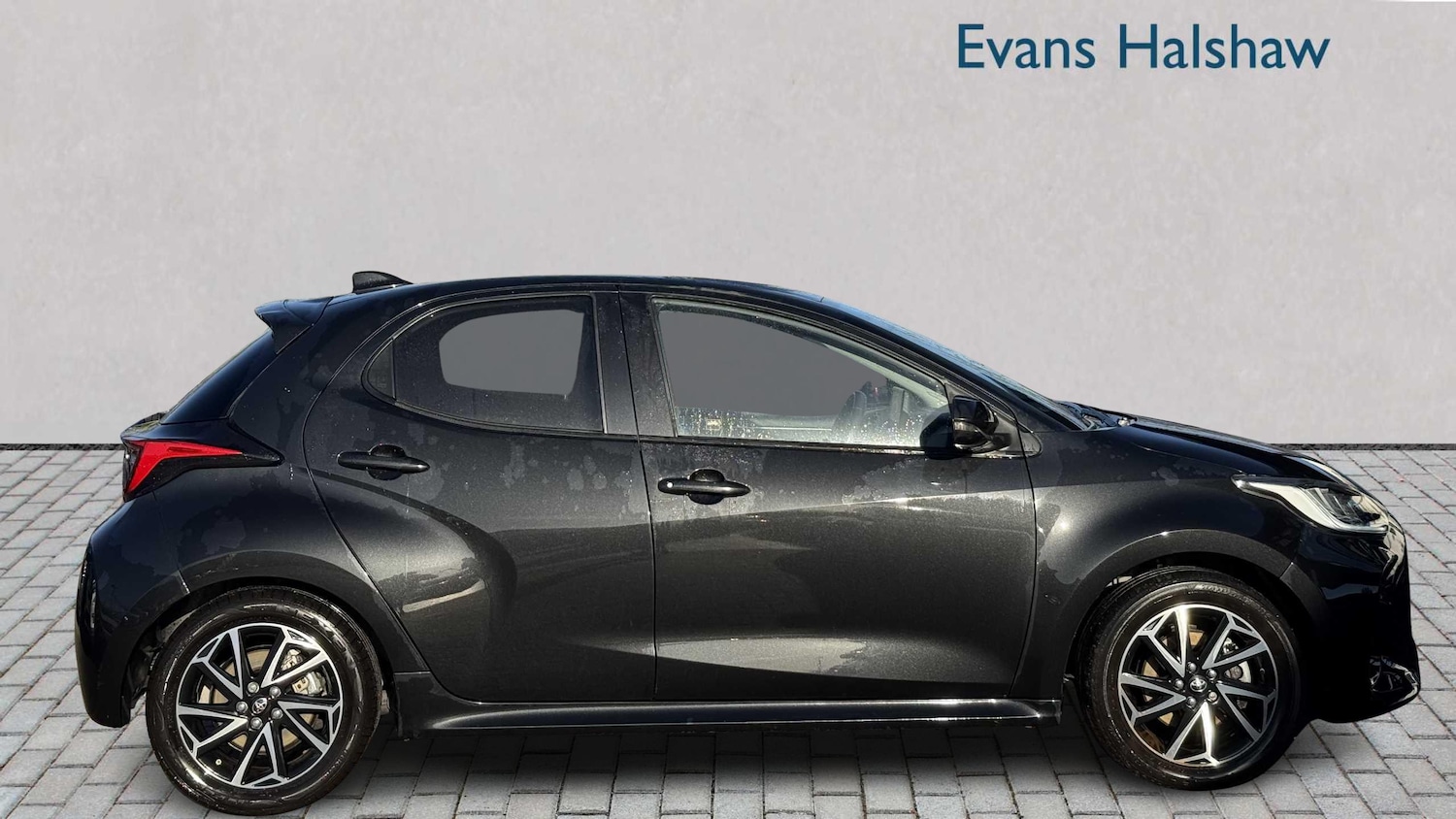 Used Toyota Yaris 2022 for sale - 76789221: Photo 3