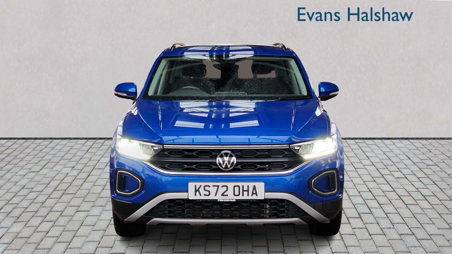 Used Volkswagen T-Roc 2023 for sale - 77194364: Photo 4